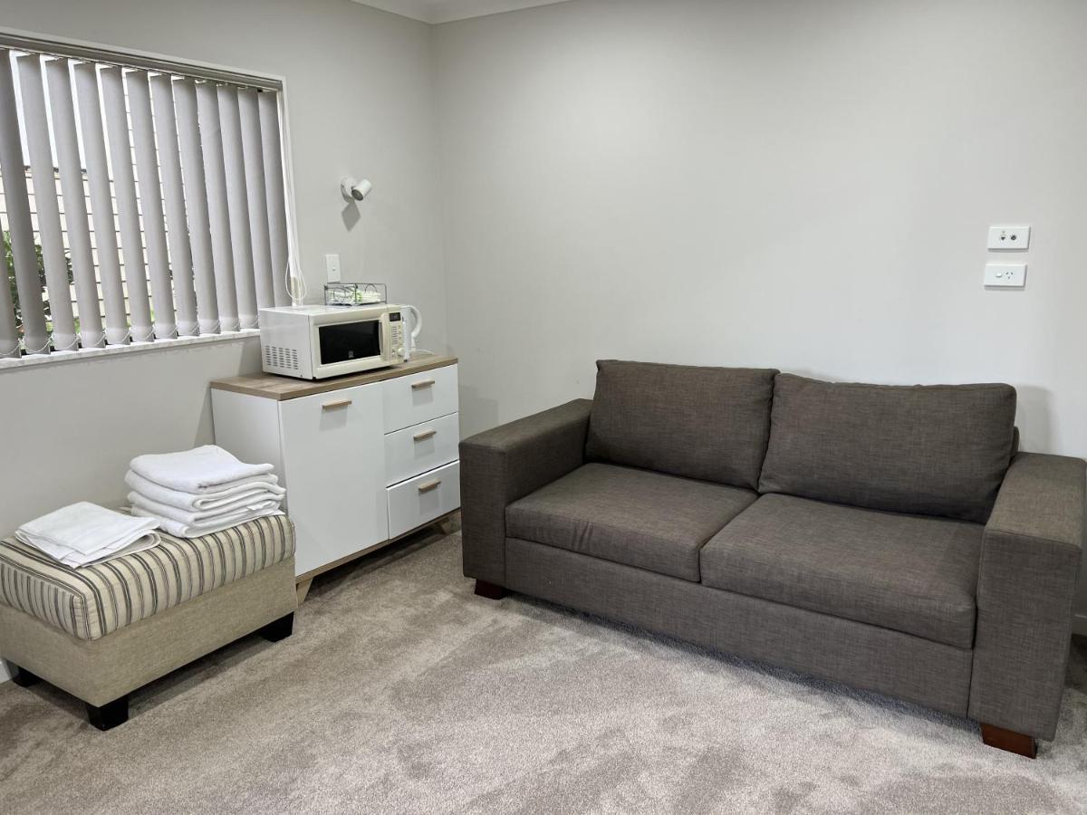 Guest Suite - Cosy Place In The Wattle Downs Όκλαντ Εξωτερικό φωτογραφία